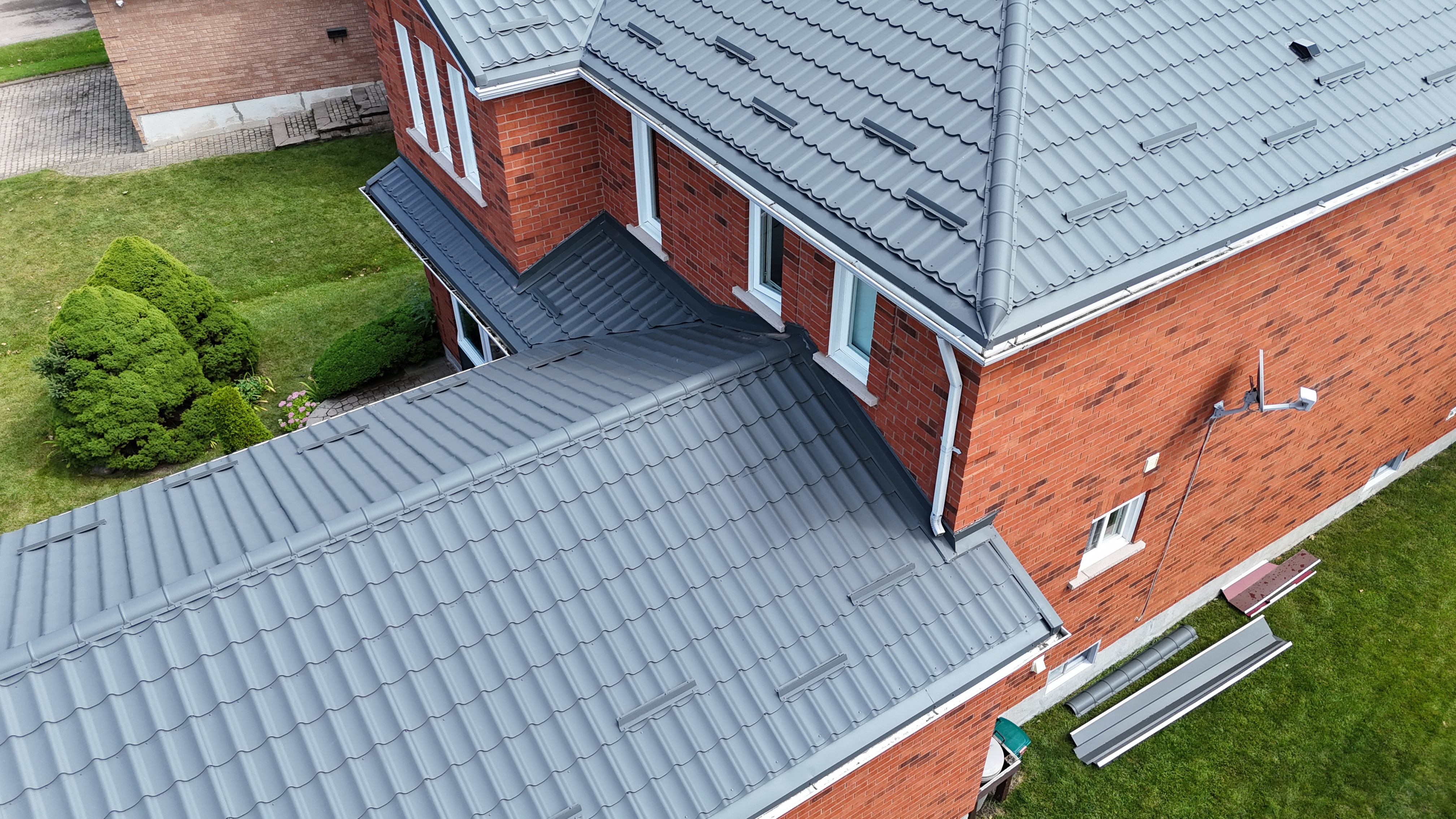 dark roof vr metal roofing